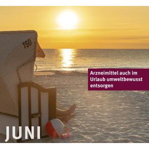 Foto von Strandkorb, Sand, Meer und Sonnenuntergang, darüber Text: Arzneimittel auch im Urlaub umweltbewusst entsorgen