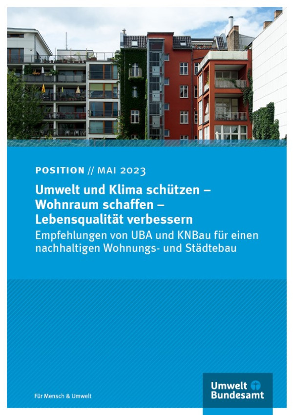 Modernisierter Altbau neben modernisiertem Neubau