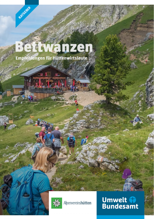 Bettwanzen werden vor allem durch Tourismus und Handel verschleppt. Man findet sie in Privathaushalten und besonders in touristisch genutzten Unterkünften wie Hotels, Hostels, Ferienwohnungen und Schutzhütten. Zwischen diesen Orten werden Bettwanzen durch Gäste verbreitet. Besonders in Schutzhütten in den Bergen ist die Bekämpfung herausfordernd, da viele Hütten für Schädlingsbekämpfungsfirmen nur schwer erreichbar sind und häufig auch die Bauweise Bekämpfungsmaßnahmen erschwert. Daher ist Vorbeugung besond