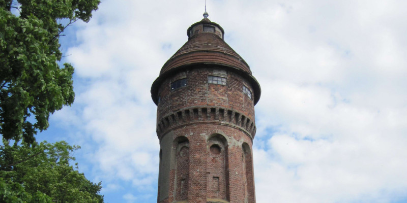 Фотография водонапорной башни в Приморске