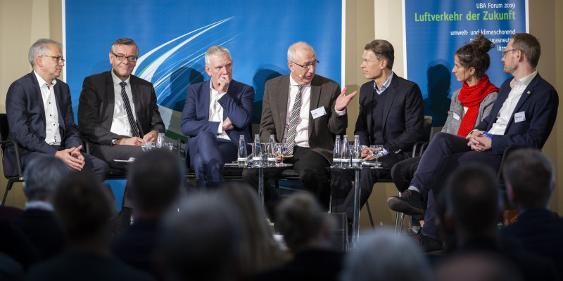 Podiumsdiskussion „Umweltschonender Luftverkehr 2050: was wir heute schon tun können“ zum Abschluss des UBA Forums 2019