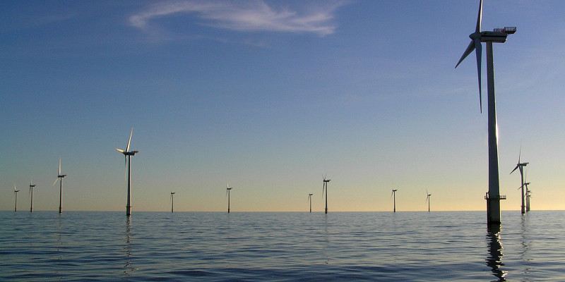 Offshore-Windkraft-Anlagen im Meer