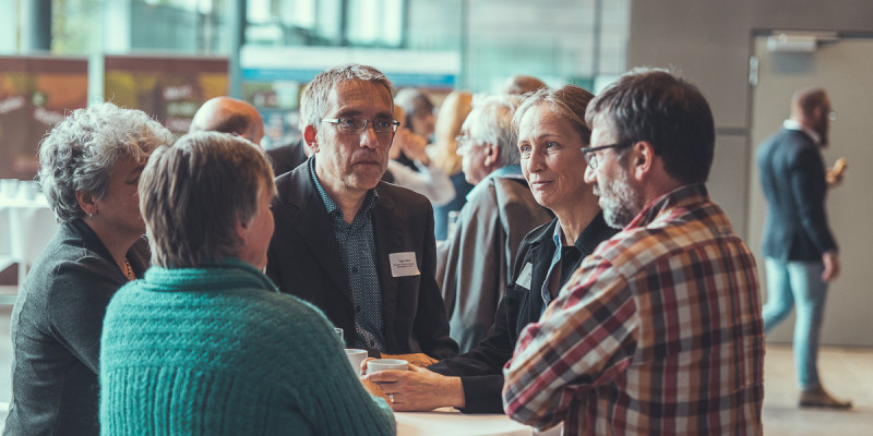 Ansicht einer diskutierenden Teilnehmergruppe