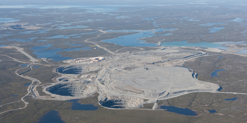 Luftaufnahme der Ekati-Diamantmine, Kanada