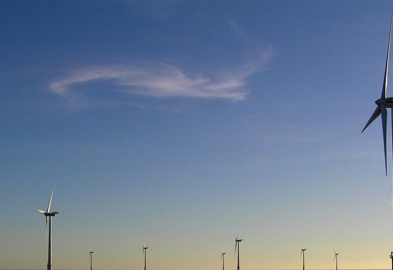 Offshore-Windkraft-Anlagen im Meer