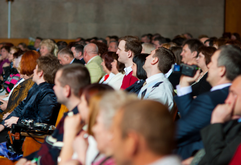 Menschen auf einer Konferenz